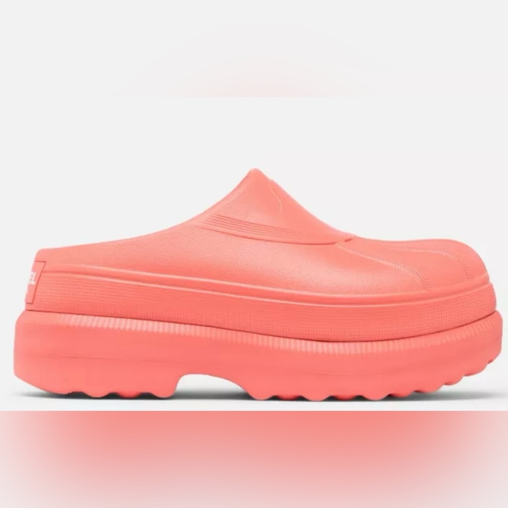 SOREL CARIBOU™ WOMEN'S CLOG in Coral Blossom